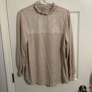 Sweater shirt, never worn. Tag still on shirt.